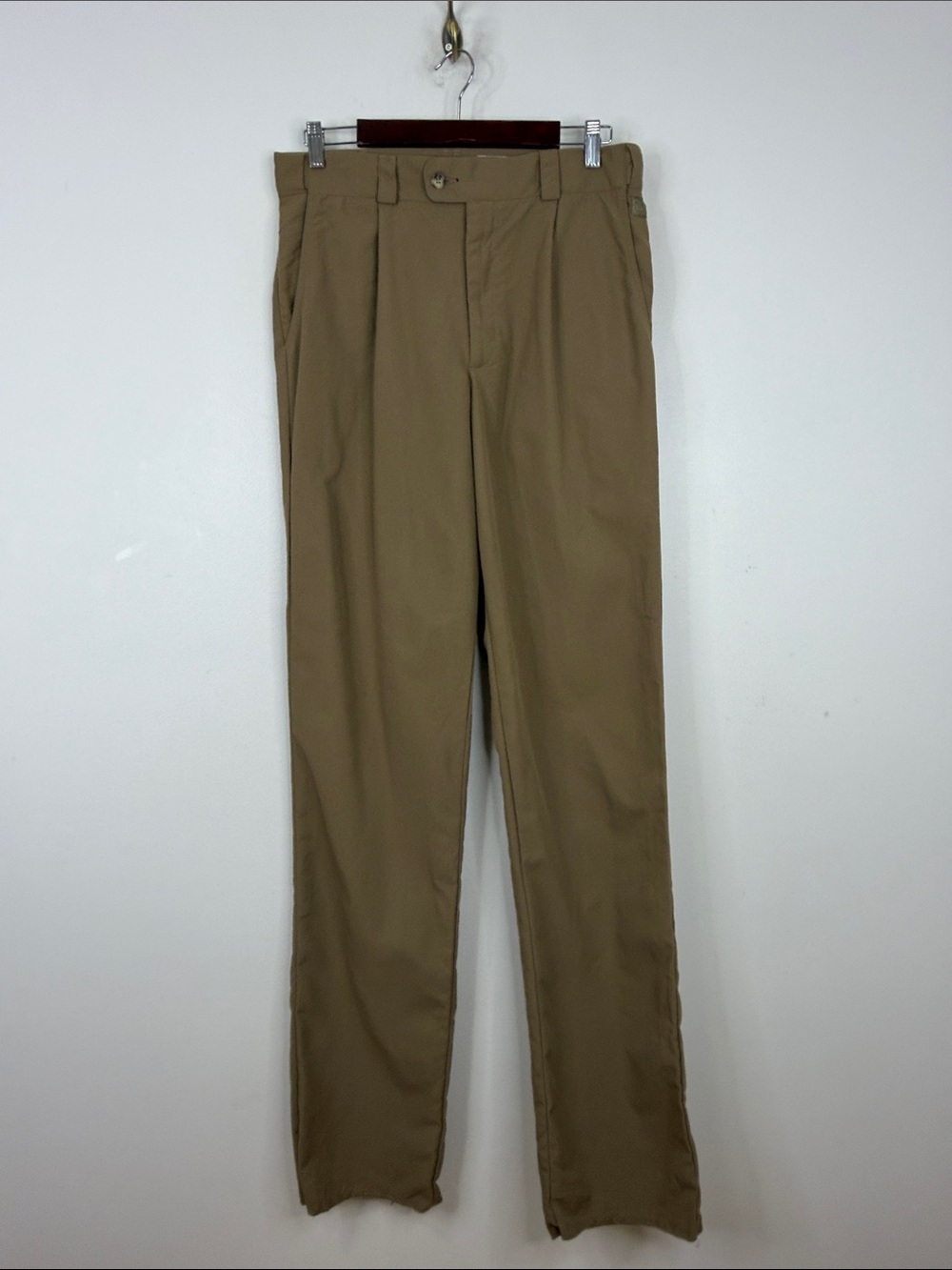 Tilley Different Drummer Pants Mens 32 x 37 Khaki Brown Straight Leg Pleated